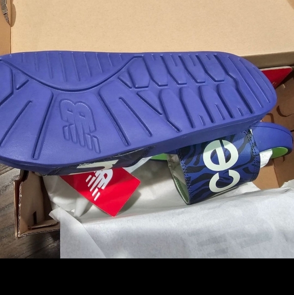 NEW BALANCE SWF200ZP women's sandals size 9 - Picture 7 of 7